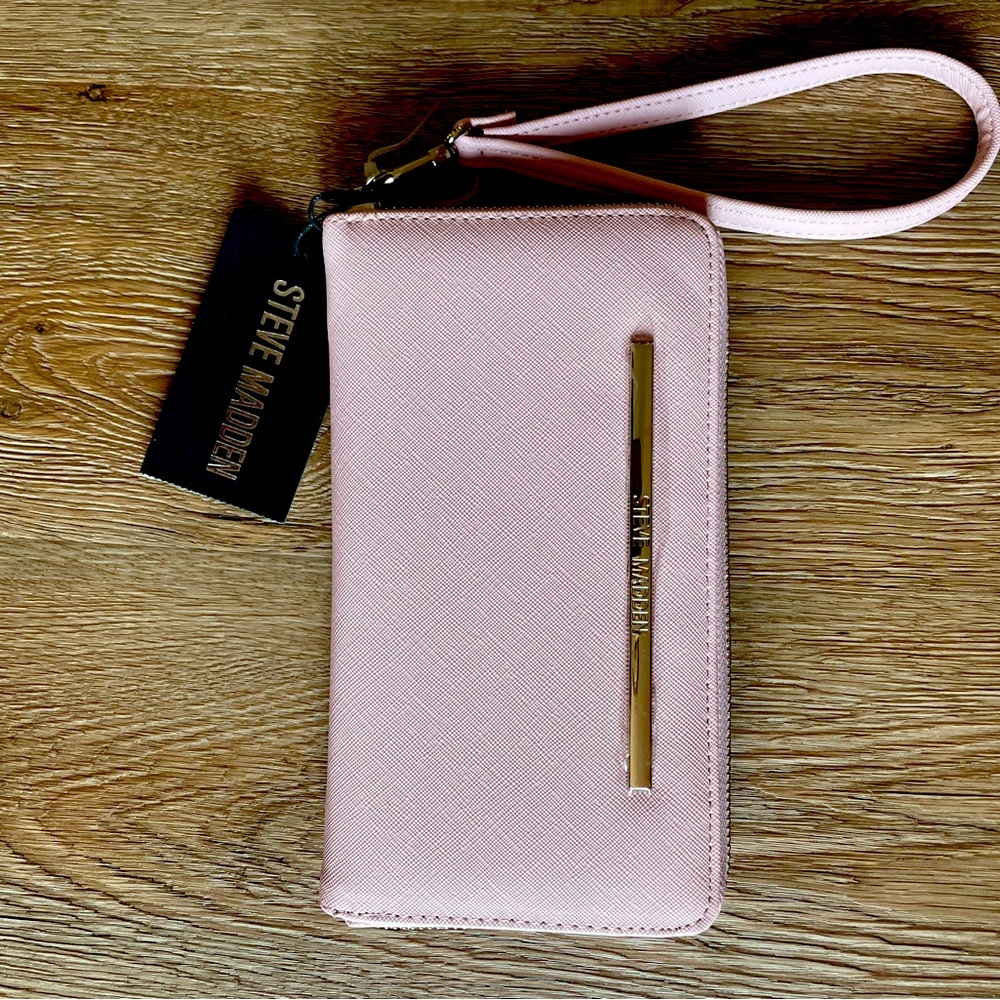 Steve Madden Pink Blush BZIPPY Wristlet Wallet NWT